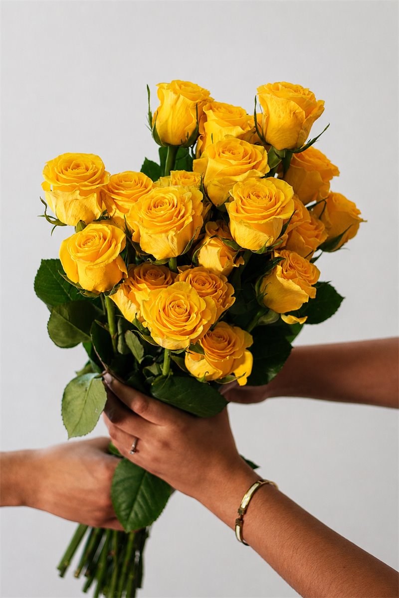 Ramo de rosas amarillas