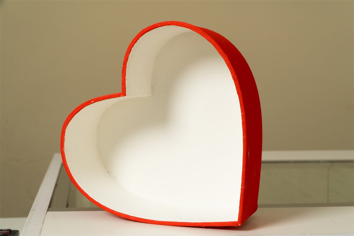 Base corazon blanca y roja | Almacen Floral